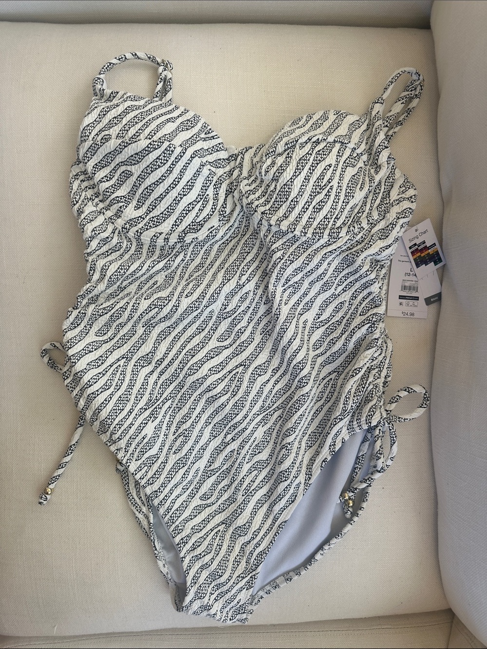 NWT Women’s Animal Print Black & White Patterned One-Piece Swimsuit Large